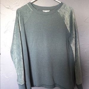 American eagle crew neck